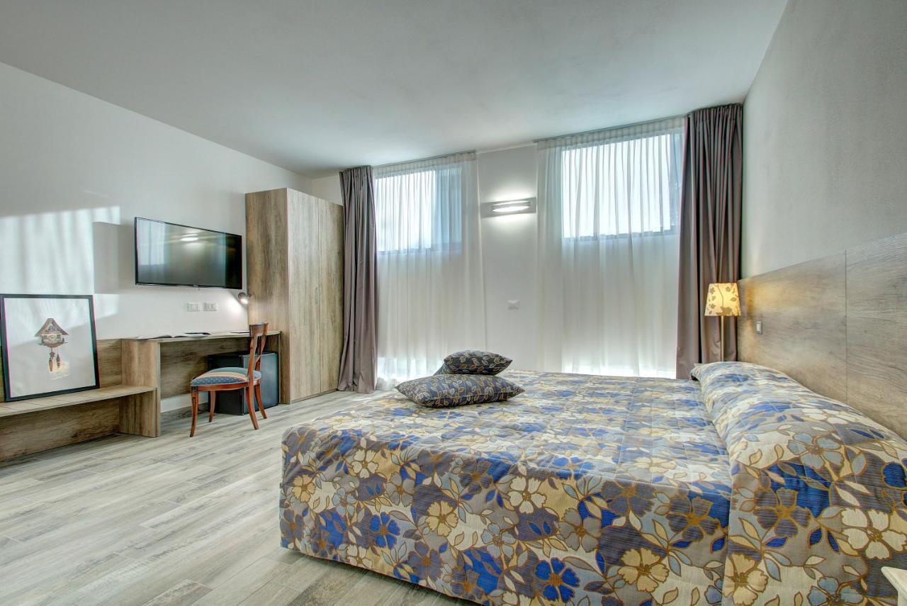 Resilienza Hotel Mira Exterior photo
